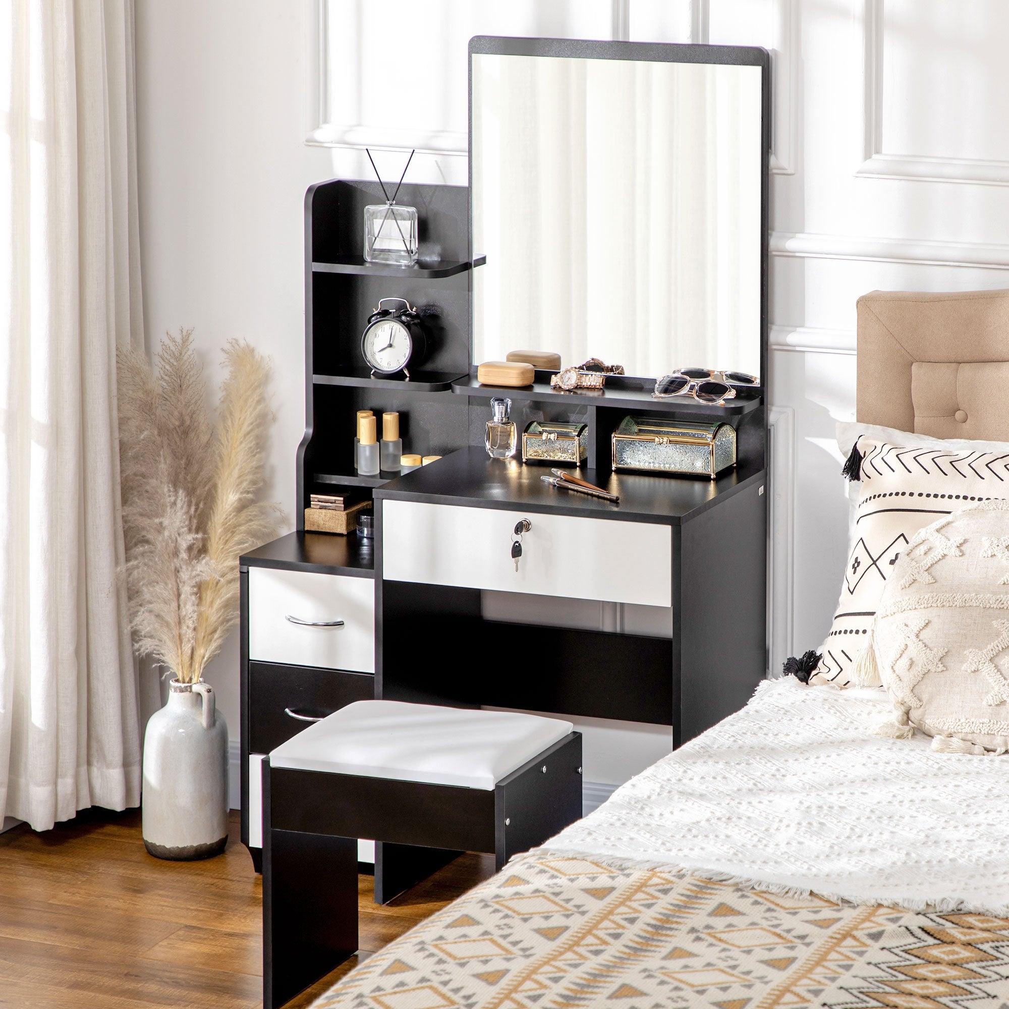 HOMCOM Ensemble de coiffeuse table de maquillage avec tabouret rembourré grand miroir + plusieurs étagères ouvertes + 4 tiroirs blanc noir
