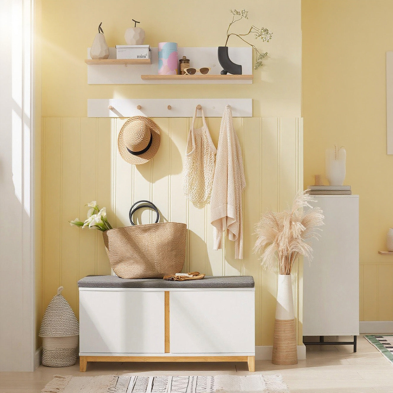 Banc à Chaussures - 90x34x46 cm Blanc - Siège Rembourré et 2 Portes - Banc de Rangement, Meuble à Chaussures d'Entrée, Armoire à Chaussures, pour Couloir, Entrée, Chambre à Coucher, SoBuy FSR117-W