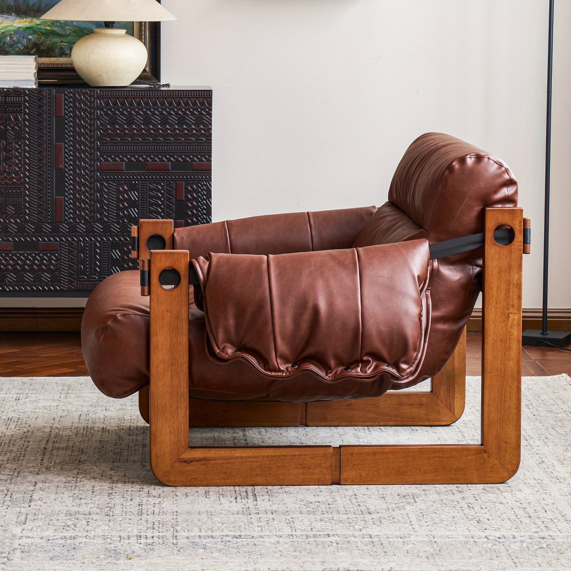 Fauteuil avec accoudoirs et pieds en bois massif, fauteuil de loisirs en cuir synthétique, fauteuil de lecture rétro, adapté au salon et à la chambre à coucher, brun