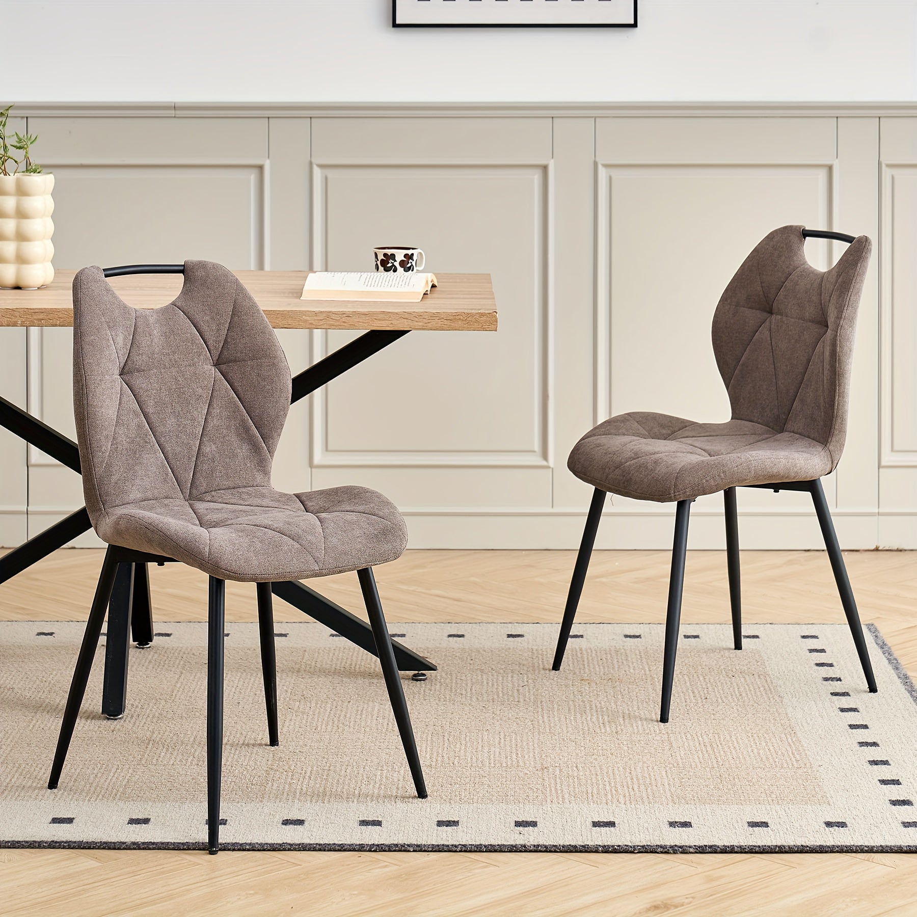 EGOONM Ensemble de 4 chaises de salle à manger, chaises de cuisine rembourrées avec dossier à volant et poignée, chaise basse moderne en tissu avec pieds en métal pour chambre à coucher, salon, appartement, chaises pour salon, ensemble table et chaises d