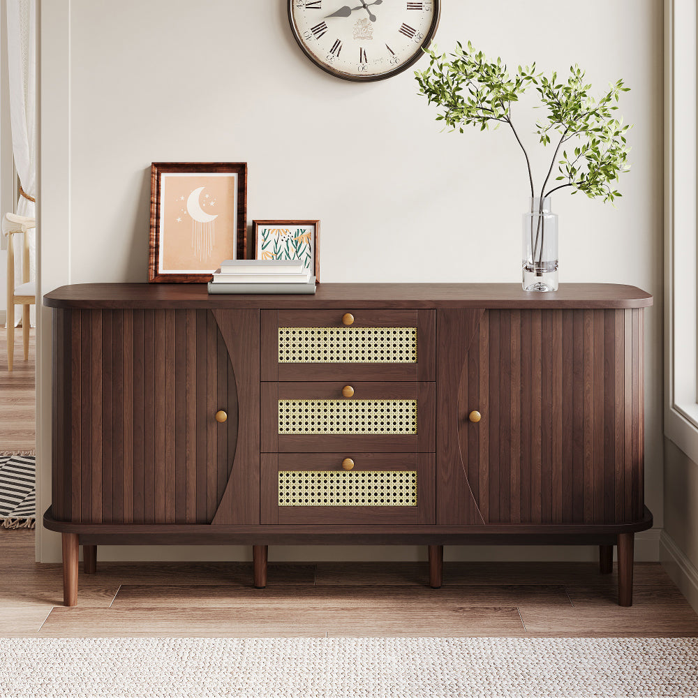 Commode, commode en rotin, commode avec portes coulissantes, étagères réglables et une assiette arrondie.